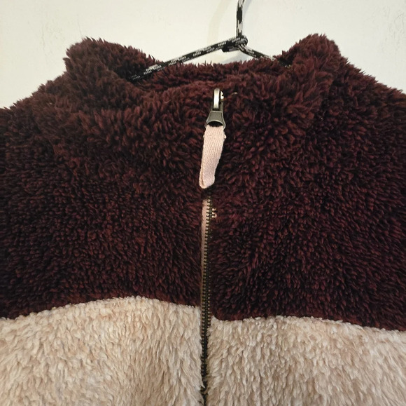 Maurices 1/2 zip sherpa longsleeve colorblock pullover womans size Medium - Picture 4 of 7